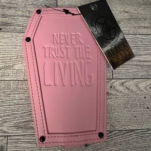 Never trust the living wallet
